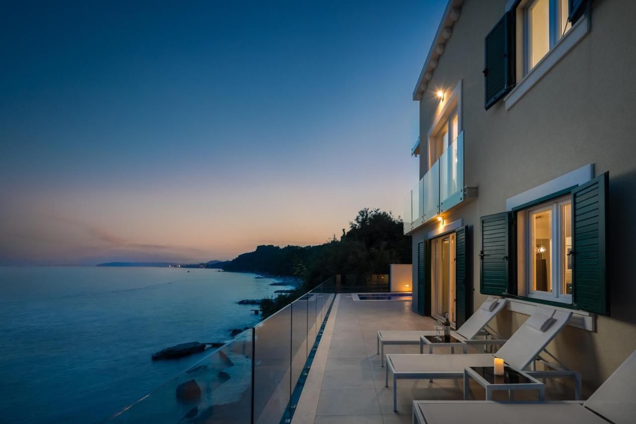ספליט Epetium Beach Villa מראה חיצוני תמונה