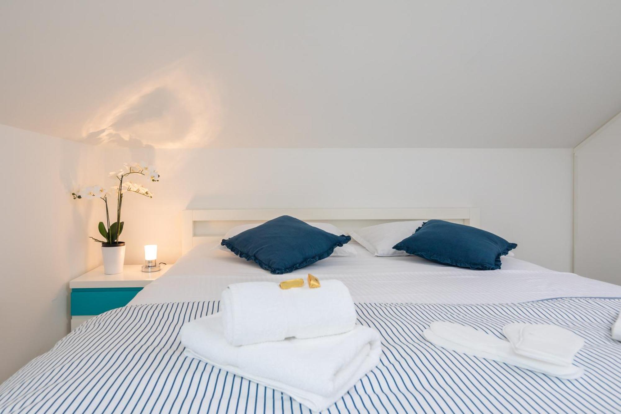 ספליט Epetium Beach Villa מראה חיצוני תמונה