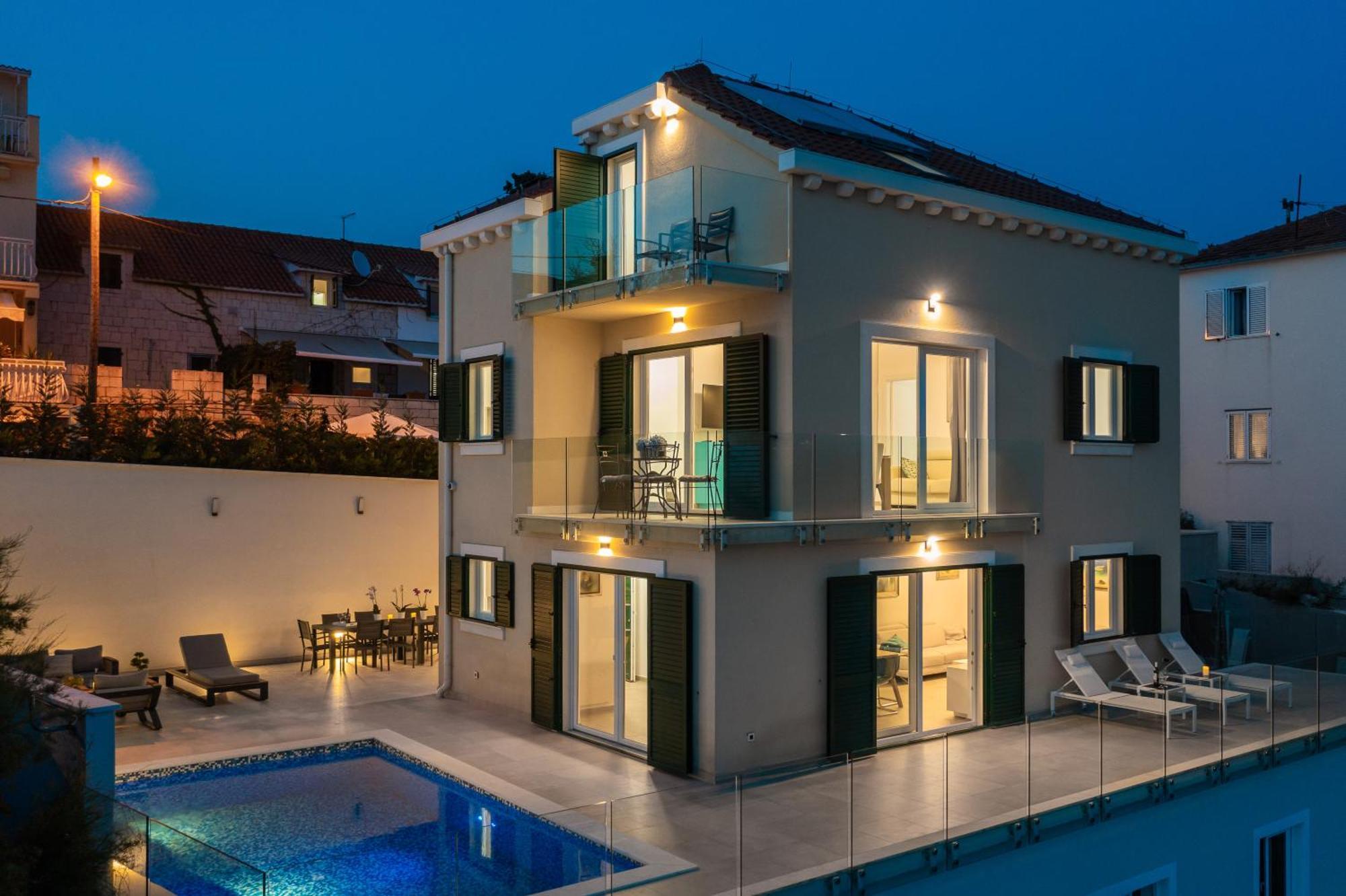 ספליט Epetium Beach Villa מראה חיצוני תמונה
