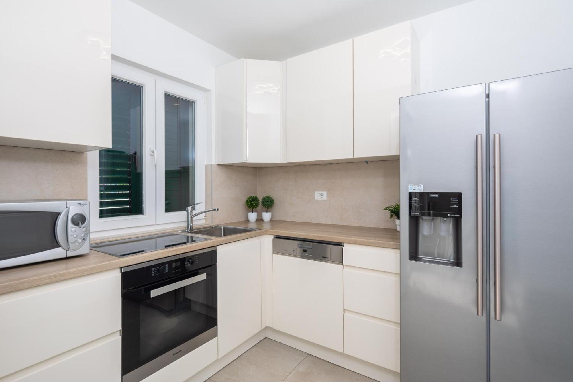 ספליט Epetium Beach Villa מראה חיצוני תמונה